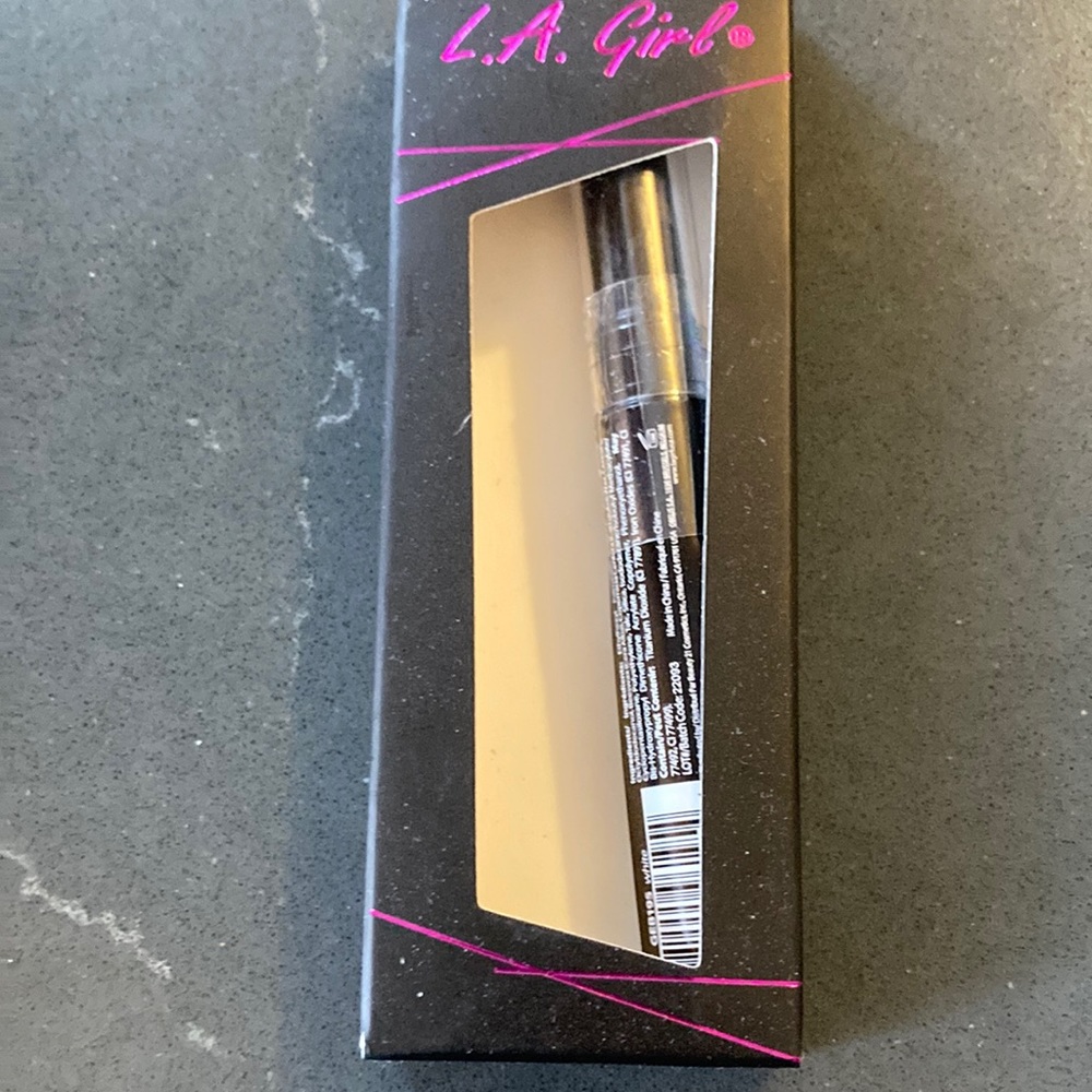 BN-L.A.Girls White eye shadow primer.